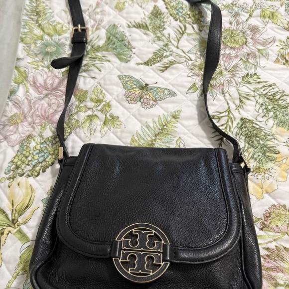 Tory Burch Handbags - Tory Burch Crossbody w/dust bag